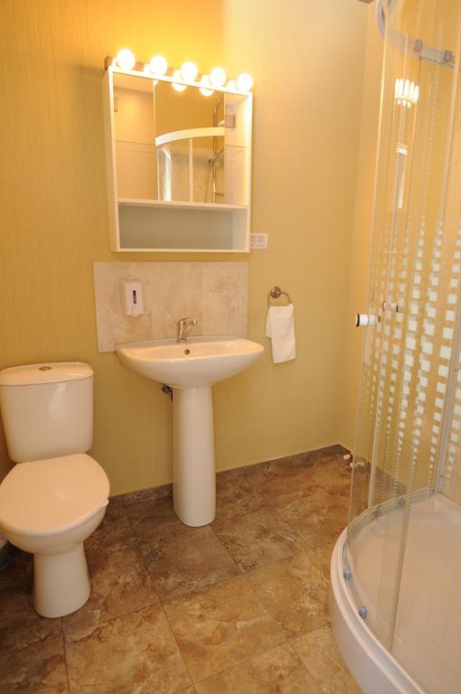 La Mosie Hotel Hateg Room photo